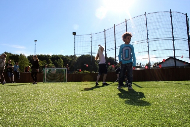 Lars Laj Ο αθλητισμός εξοπλισμός,  χώρος παιχνιδιού