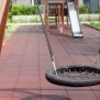 Single Swing (BNS 90cm) παιδική κούνια με πλεκτό κάθισμα σε παιδική χαρά.
