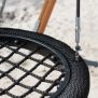 Single Swing (BNS 90cm) με μαύρο πλεκτό κάθισμα και μεταλλικά στοιχεία ανάρτησης.