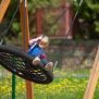 Κούνια Single Swing (BNS 90cm) με πλεκτή καθισματάκι σε ξύλινο πλαίσιο.
